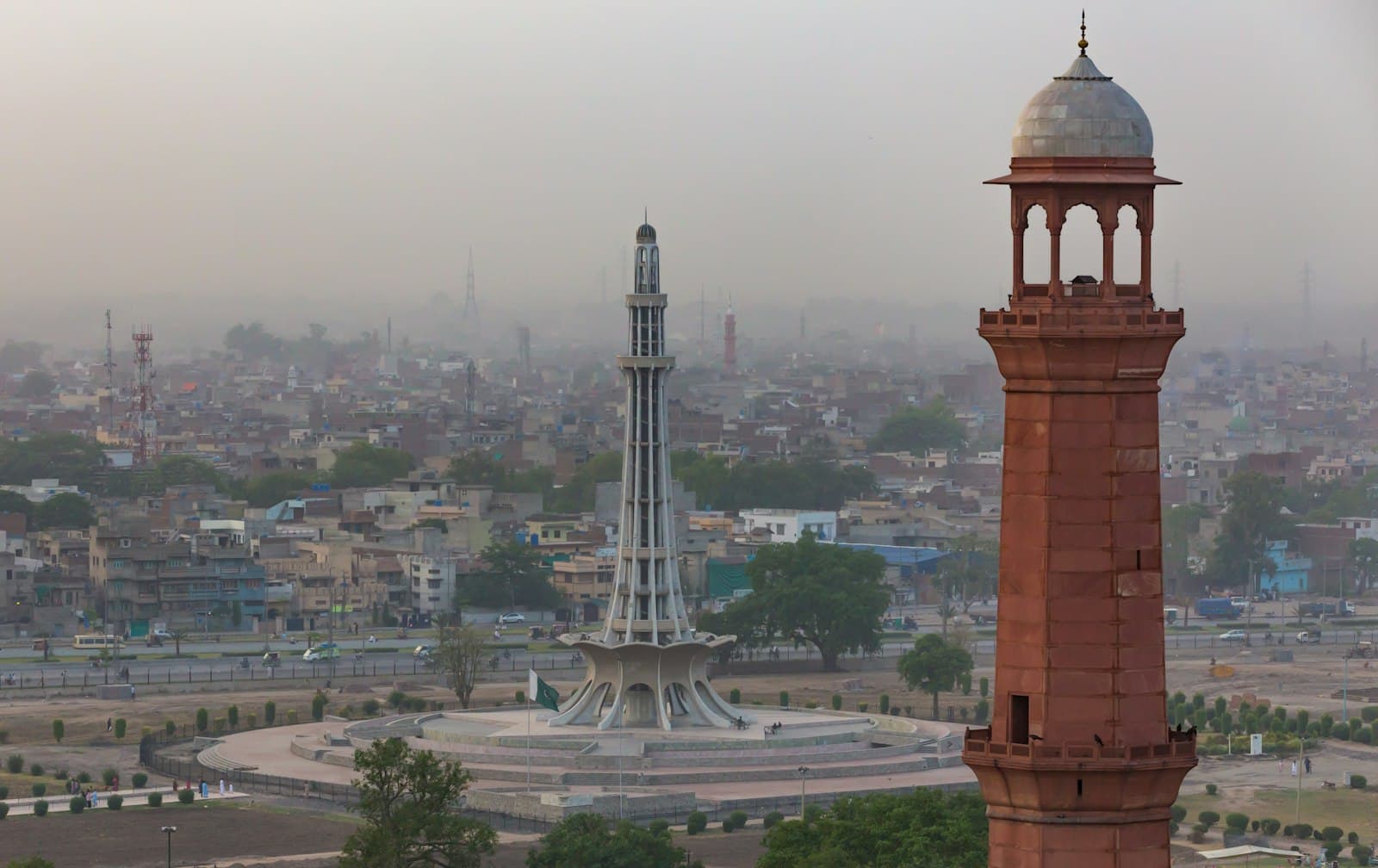 Minar-e-Pakistan in Lahore under a hazy sky